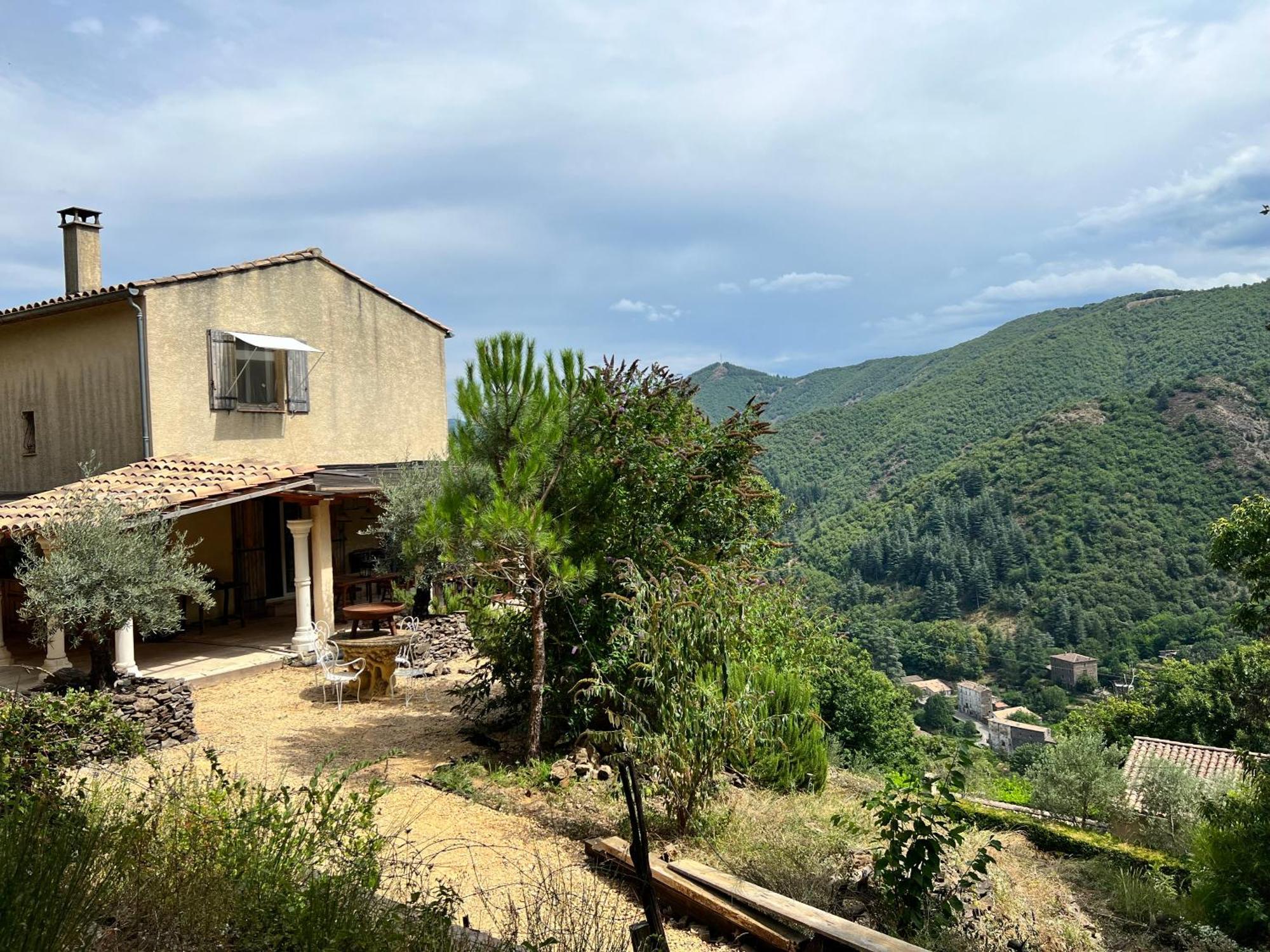 Les Magnels Bed and Breakfast Valleraugue Εξωτερικό φωτογραφία