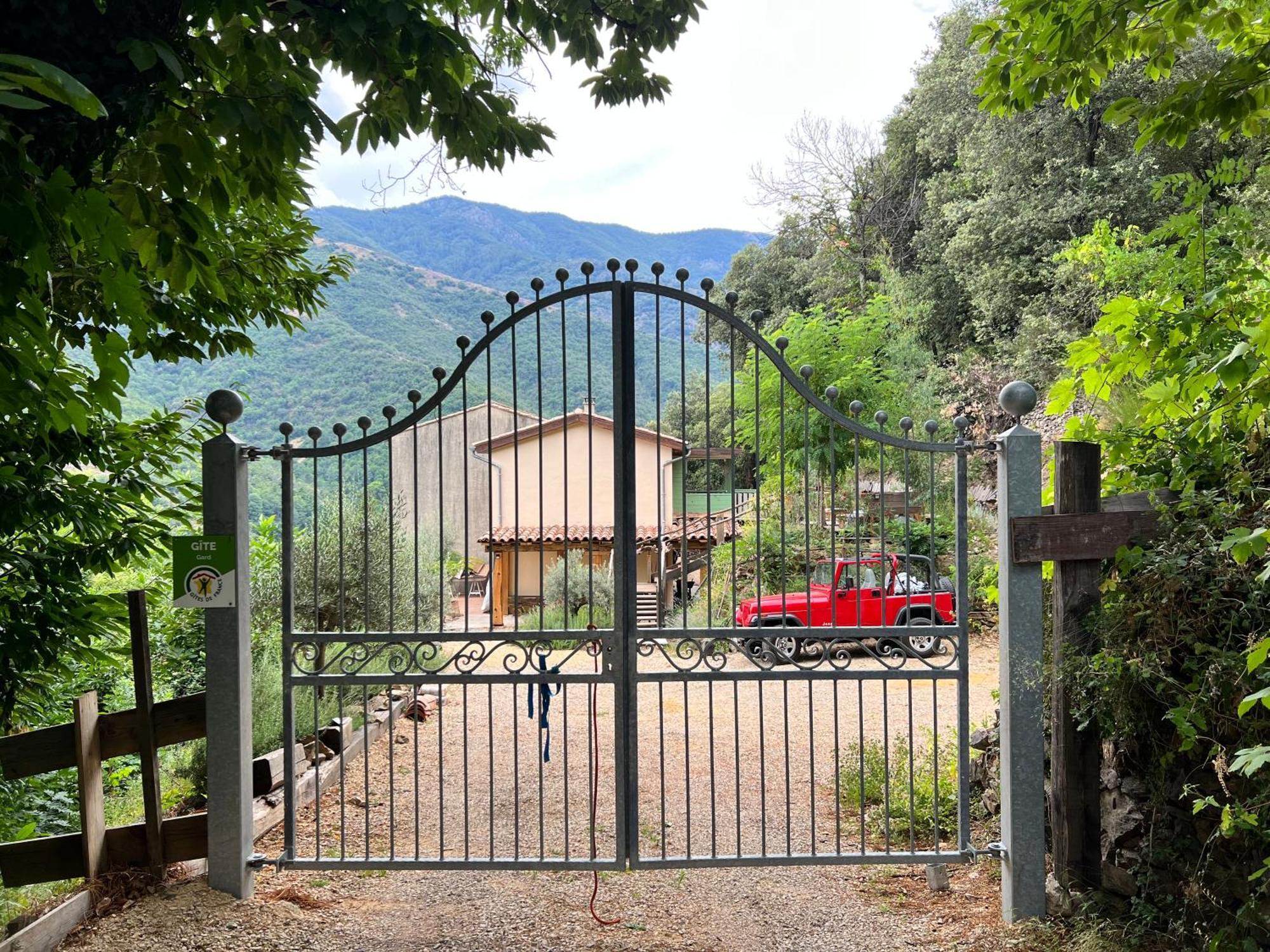 Les Magnels Bed and Breakfast Valleraugue Εξωτερικό φωτογραφία